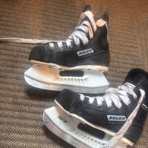 Bauer Lace up ice skates toddler size 10/11
